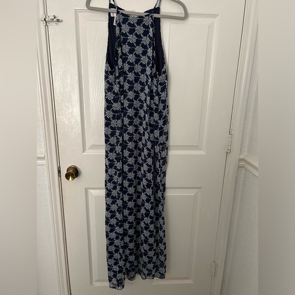 Donna Morgan Dresses & Skirts - Donna Morgan Navy and White Floral Maxi Dress